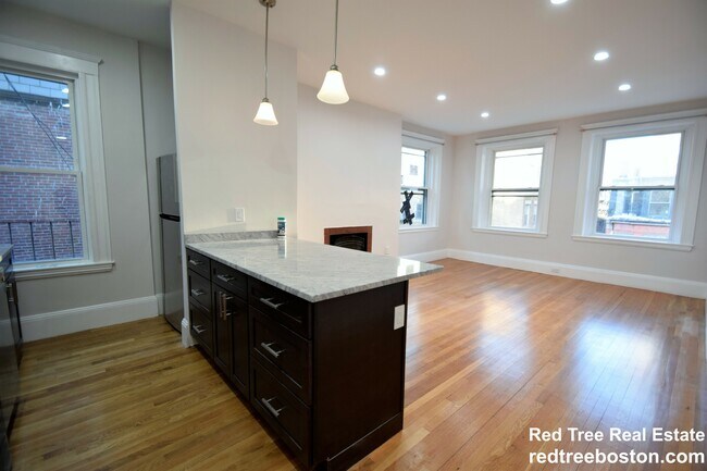 48 Gloucester St, Unit 3 in Boston, MA - Building Photo - Building Photo