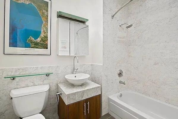 1 Wall Street Ct in New York, NY - Building Photo - Building Photo