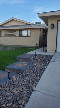 3229 Lark Cir in Las Vegas, NV - Building Photo - Building Photo