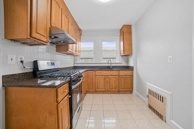 127 Russell St, Unit 127 in Quincy, MA - Building Photo - Building Photo