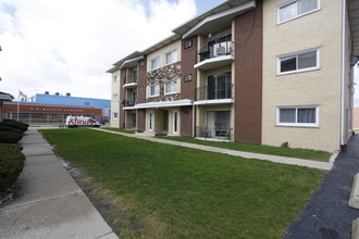 6101 S Oak Park in Chicago, IL - Building Photo - Building Photo