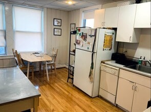 72 Highland Ave, Unit 3 in Somerville, MA - Building Photo - Building Photo
