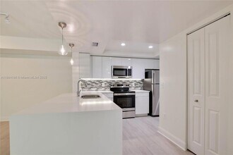 3605 NE 207th St, Unit 2104 in Miami, FL - Building Photo - Building Photo