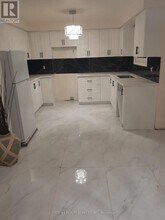 36 Cousins Ct in Brampton, ON - Building Photo - Building Photo