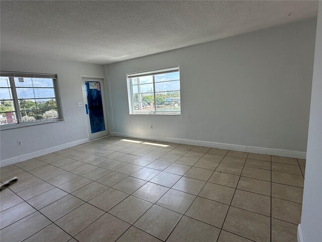 1130 11th St in Miami Beach, FL - Building Photo - Building Photo