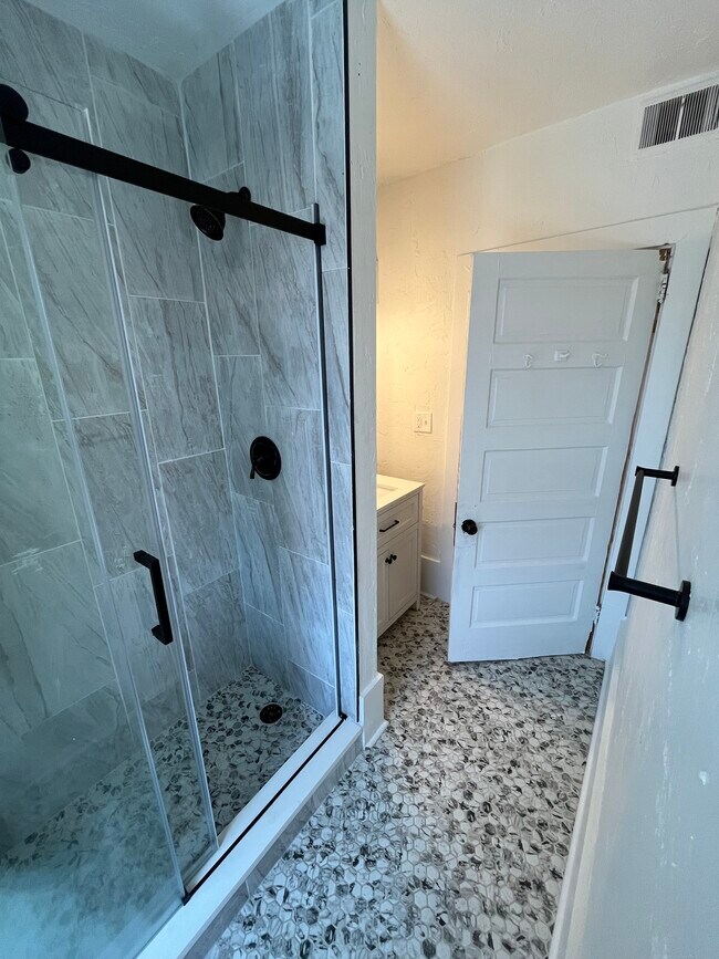 39 Walnut St, Unit 2 in Etna, PA - Building Photo - Building Photo