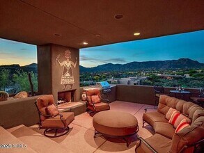 9898 E Graythorn Dr in Scottsdale, AZ - Building Photo - Building Photo