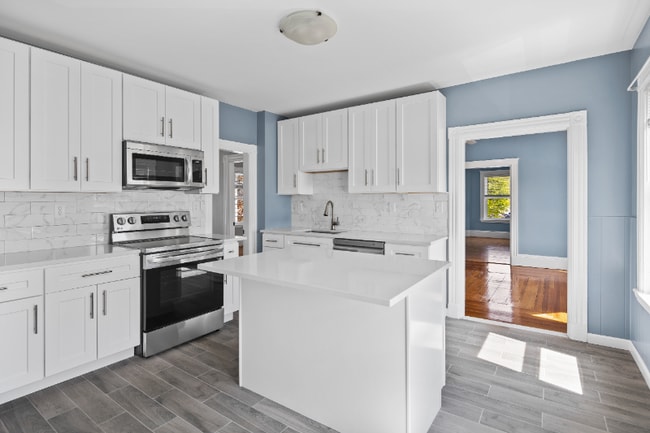 10 Morris St in Everett, MA - Building Photo - Building Photo
