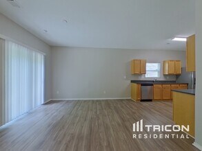 8333 Ainsworth St in Charlotte, NC - Foto de edificio - Building Photo