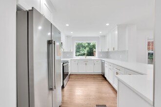 644 S Illinois St in Arlington, VA - Building Photo - Building Photo