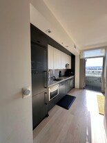 590 1st Ave S in Seattle, WA - Building Photo