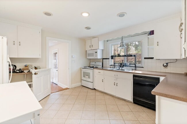 property at 17 Bowman St