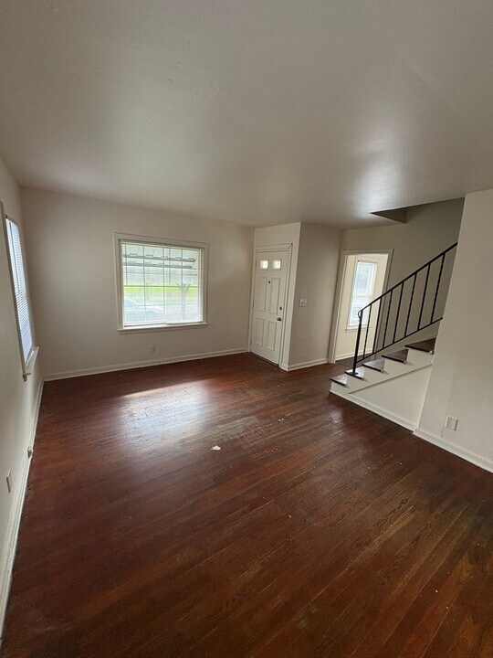 2137 Homestead Dr in Columbus, OH - Foto de edificio