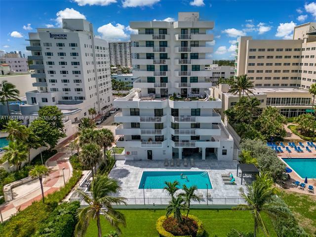 4301 Collins Ave, Unit 605 in Miami, FL - Foto de edificio