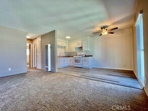 815 N Rose Ave, Unit L in Compton, CA - Foto de edificio - Building Photo