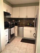 430 Keoniana St, Unit 107 in Honolulu, HI - Building Photo - Building Photo