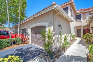 800 Sorrento Dr in Weston, FL - Building Photo