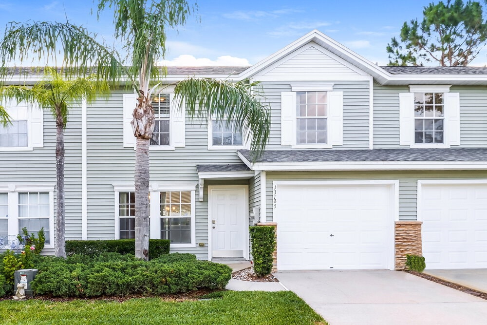 13125 Thoroughbred Loop in Largo, FL - Building Photo