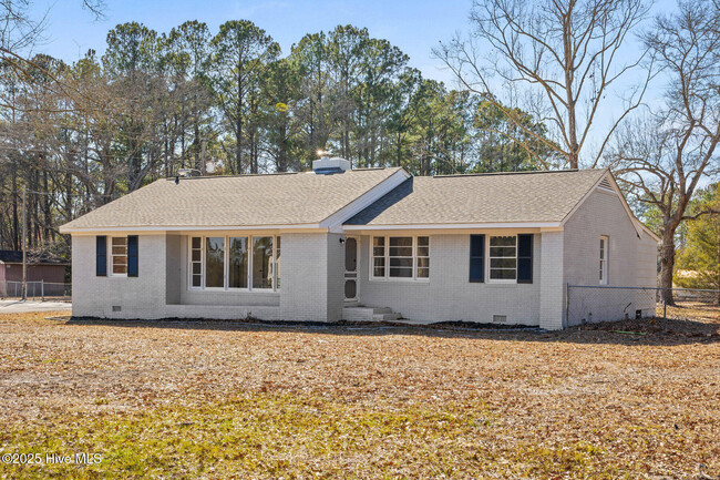 308 Holmes St in Shallotte, NC - Building Photo - Building Photo