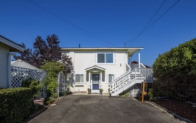 property at 562 N 16th St