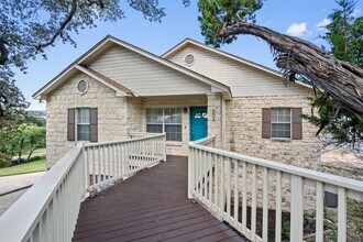504 Lakeshore Cir, Unit 3-C in Lago Vista, TX - Building Photo - Building Photo