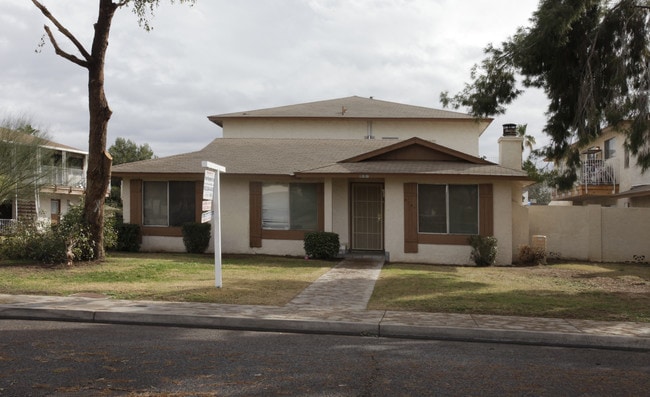 8107 N 33rd Ave in Phoenix, AZ - Foto de edificio - Building Photo