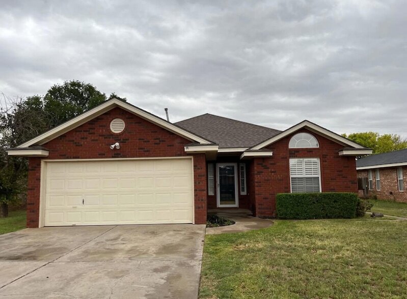 708 15th St in Shallowater, TX - Foto de edificio