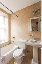 95 Perry St in New York, NY - Building Photo - Building Photo