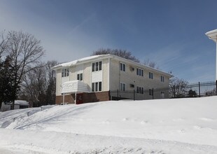 151 Cedar Lake Rd N in Minneapolis, MN - Foto de edificio - Building Photo