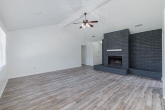 16702 Pebbleglen Dr in Houston, TX - Building Photo - Building Photo