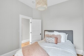 1485 Beacon St, Unit 2 in Brookline, MA - Building Photo - Building Photo