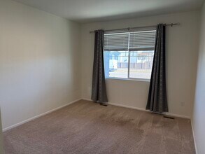 221 S Quantock St in Aurora, CO - Building Photo - Building Photo