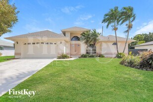 2301 SE 8th Pl, Unit 317 in Cape Coral, FL - Building Photo