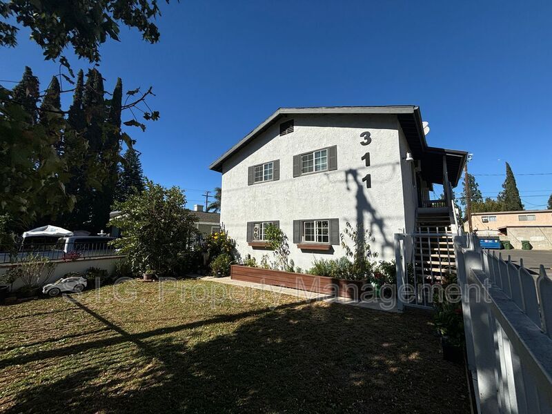 311 Griswold Ave in San Fernando, CA - Building Photo