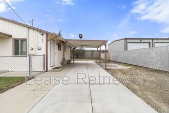 135 Pacific Rd in Manteca, CA - Building Photo - Building Photo