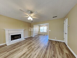 1665 Saint Andrews Dr in Murfreesboro, TN - Foto de edificio - Building Photo