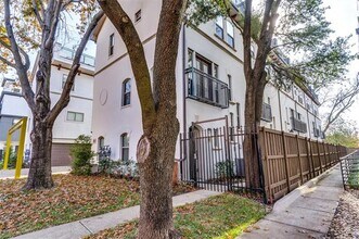 5922 Ross Ave in Dallas, TX - Building Photo - Building Photo