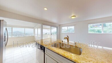 3901 Maunahilu Pl in Honolulu, HI - Building Photo - Building Photo