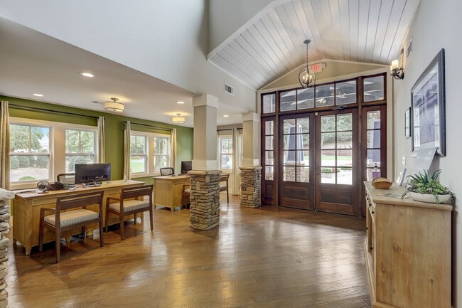 Wynnwood Vinings in Atlanta, GA - Foto de edificio - Building Photo