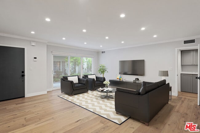 property at 153 S Palm Dr