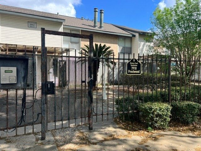 property at 7918 Prestwood Dr