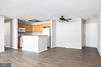 211 Woodhollow Dr in Evesham, NJ - Building Photo - Building Photo