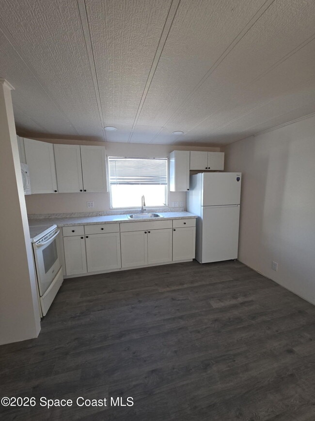 property at 2104 Mobiland Dr