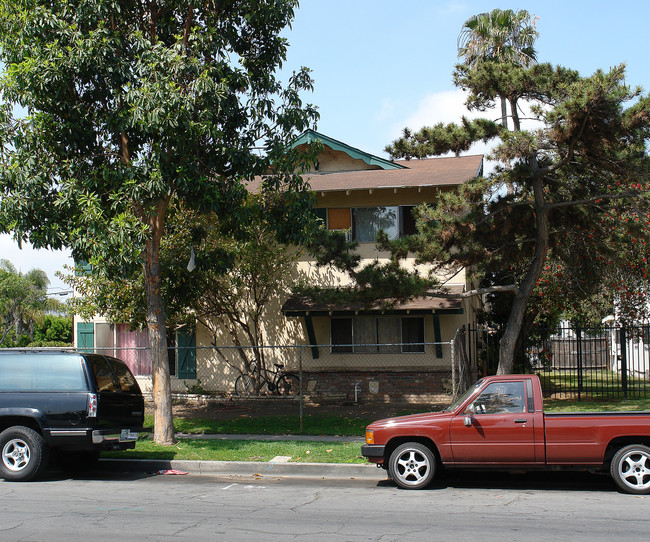 Pacific Avenue Apartments in Santa Ana, CA - Building Photo - Building Photo