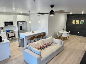 91-3641-3641 Iwikuamoo St in Ewa Beach, HI - Foto de edificio - Building Photo