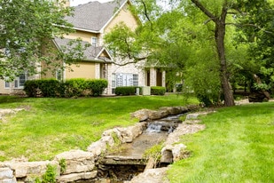 Pinnacle Woods Apartments in Lawrence, KS - Building Photo