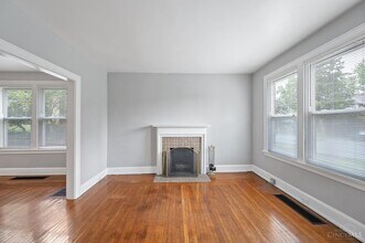 6166 Grand Vista Ave in Cincinnati, OH - Building Photo - Building Photo