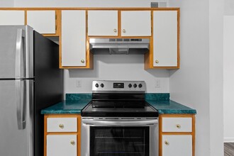 Lakeview Garden Apartments in Shepherdsville, KY - Building Photo - Building Photo