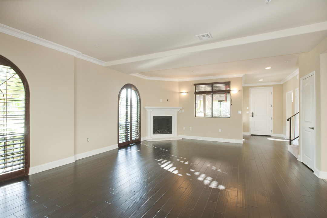 Vista Paradiso in Studio City, CA - Building Photo