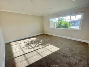 14332 Thunderbird Cir in Huntington Beach, CA - Building Photo - Building Photo